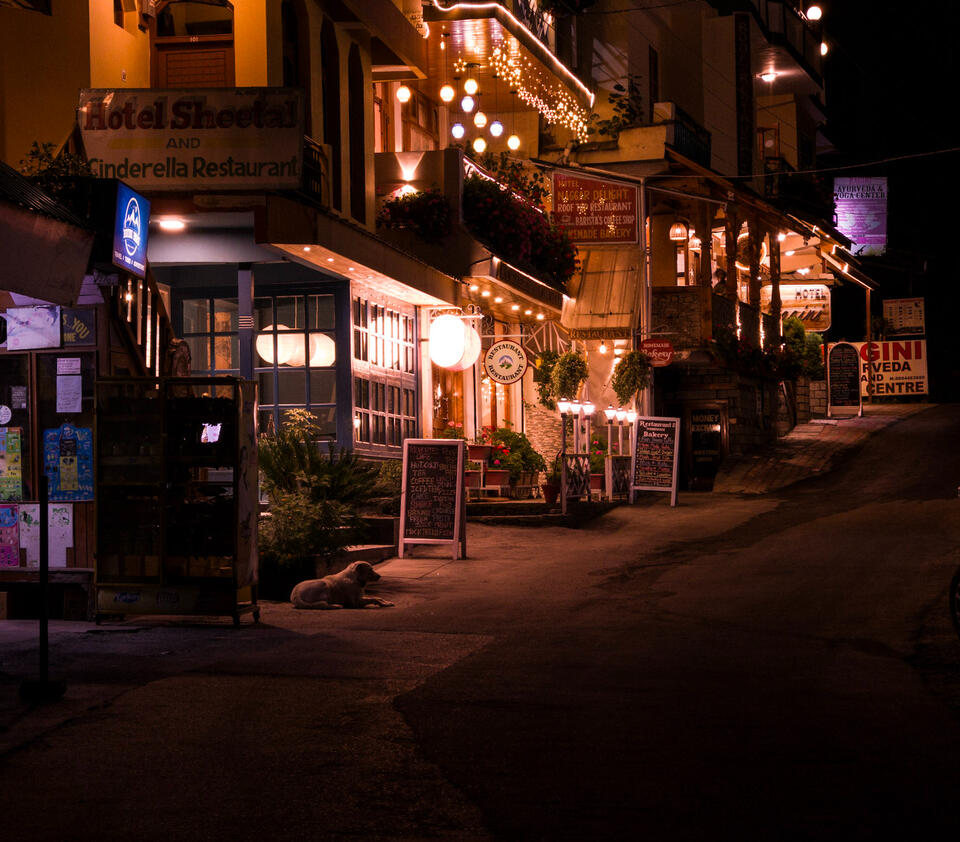 Downtown Naggar Downtown Naggar: The main turn of Upper Naggar.